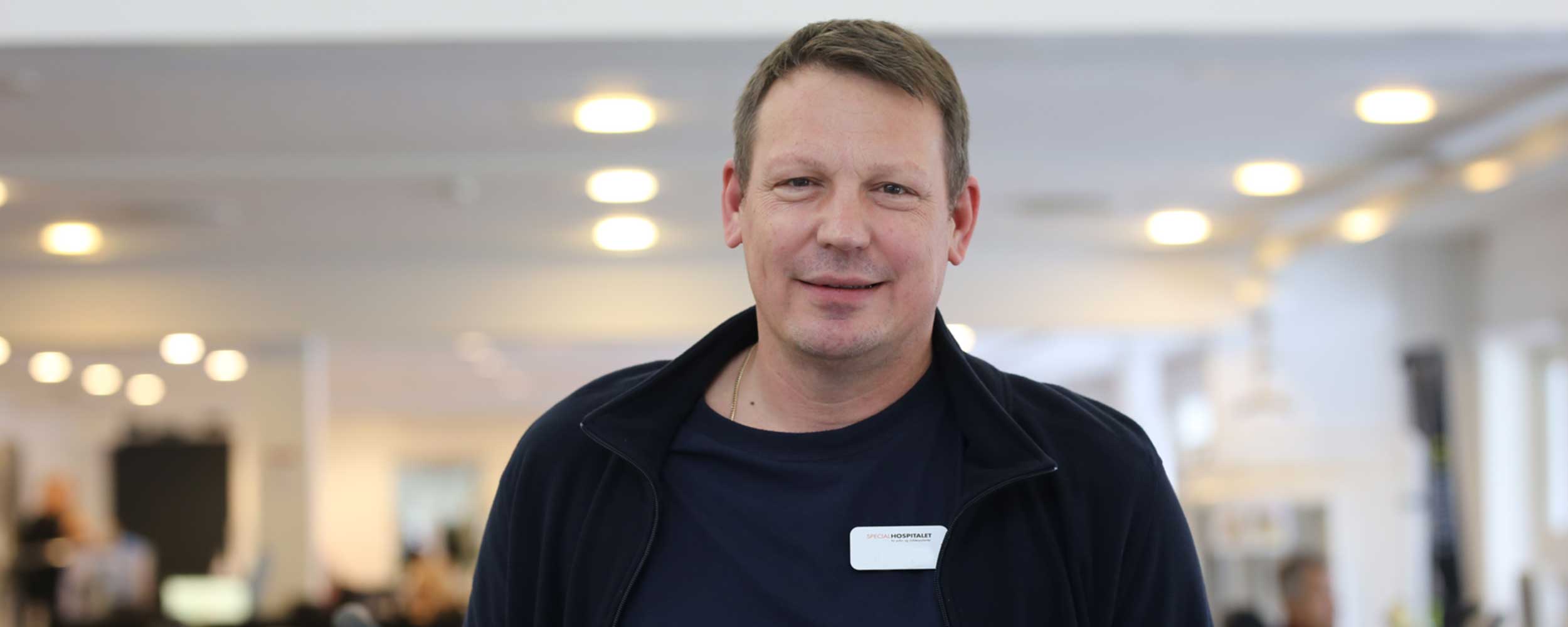 Carsten Stemmer står i motionscenter