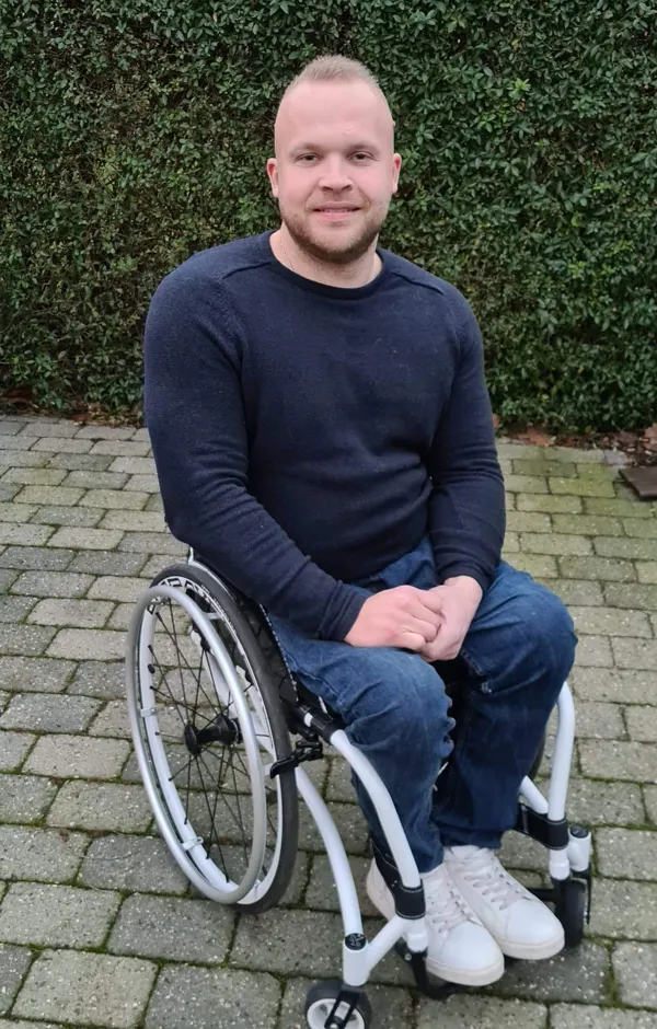 En ulykkesramt i kørestol