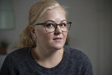 Kvinde fortaeller hendes historie